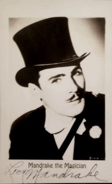 File:Leon Mandrake-Romaine-03.jpg
